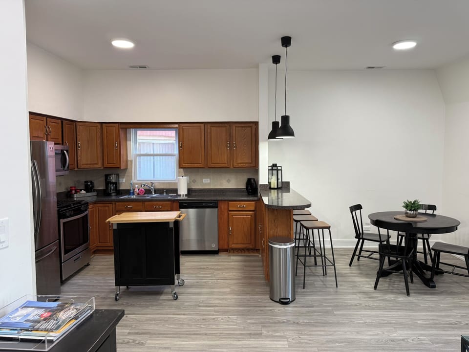 Kitchen & Dining Room 