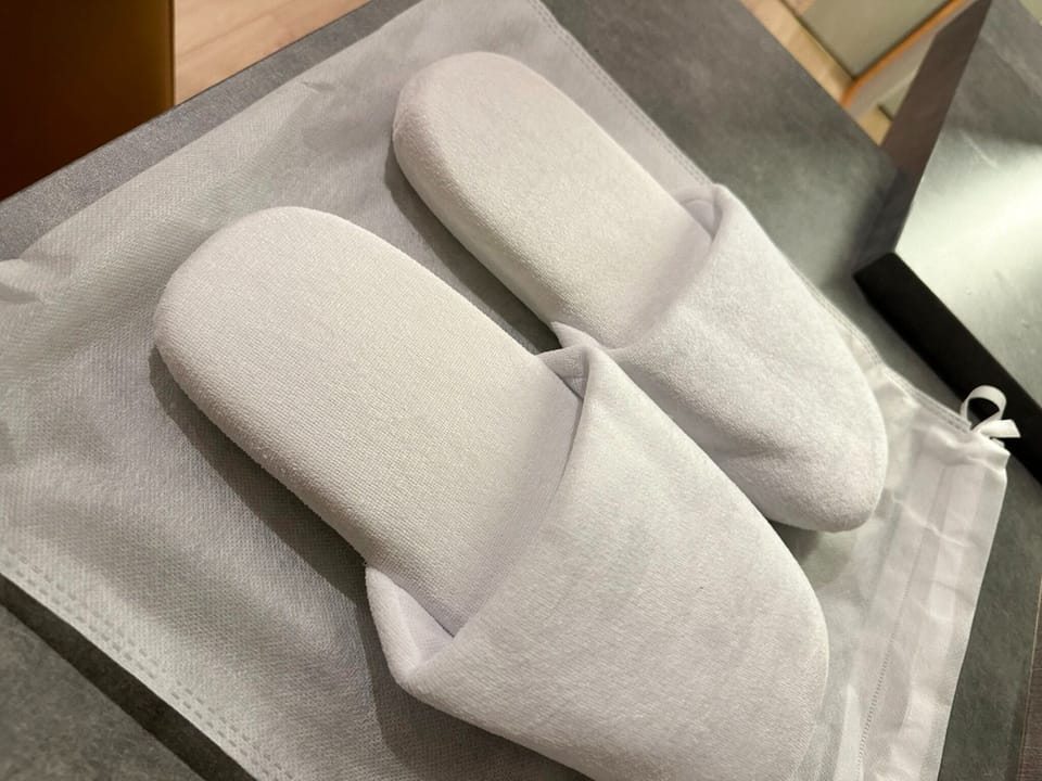 ・[Amenity] Please use slippers inside the hotel.