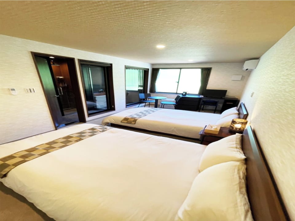 Twin room 2