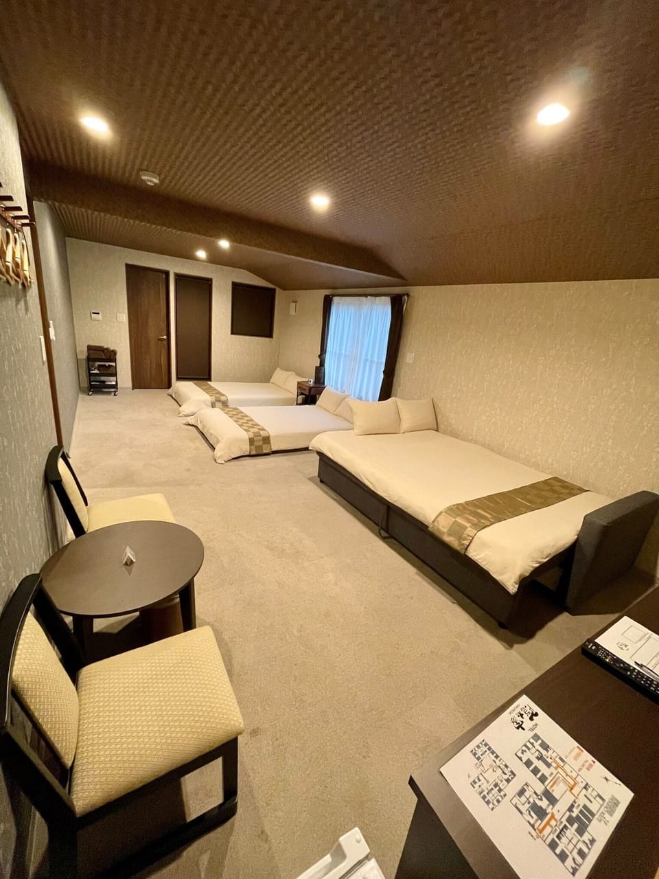 Family room 3