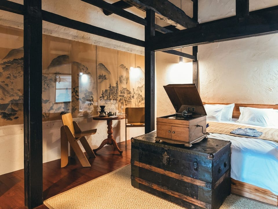 ・[Garden Room] Western antique-style interior. Please relax in a room filled with attention to detail.