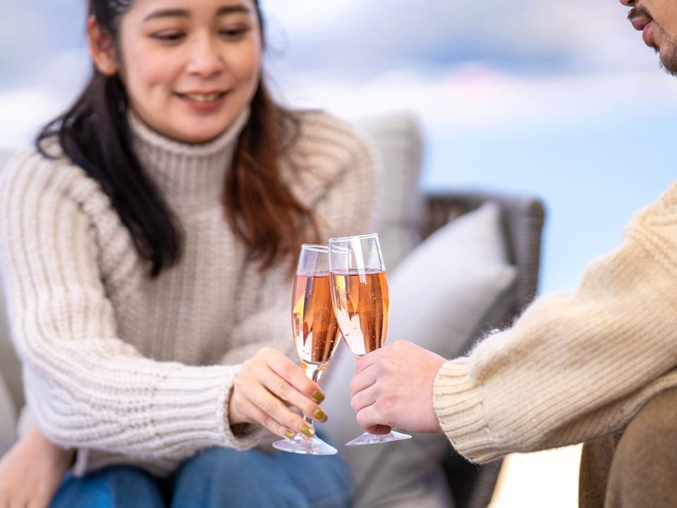 ・Cheers at the beach
