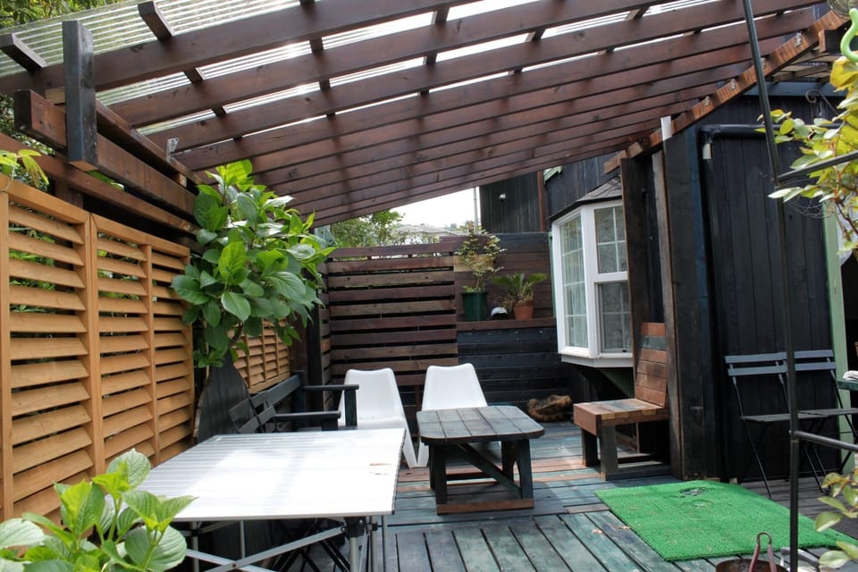 BBQ deck/Easy to use and good view.