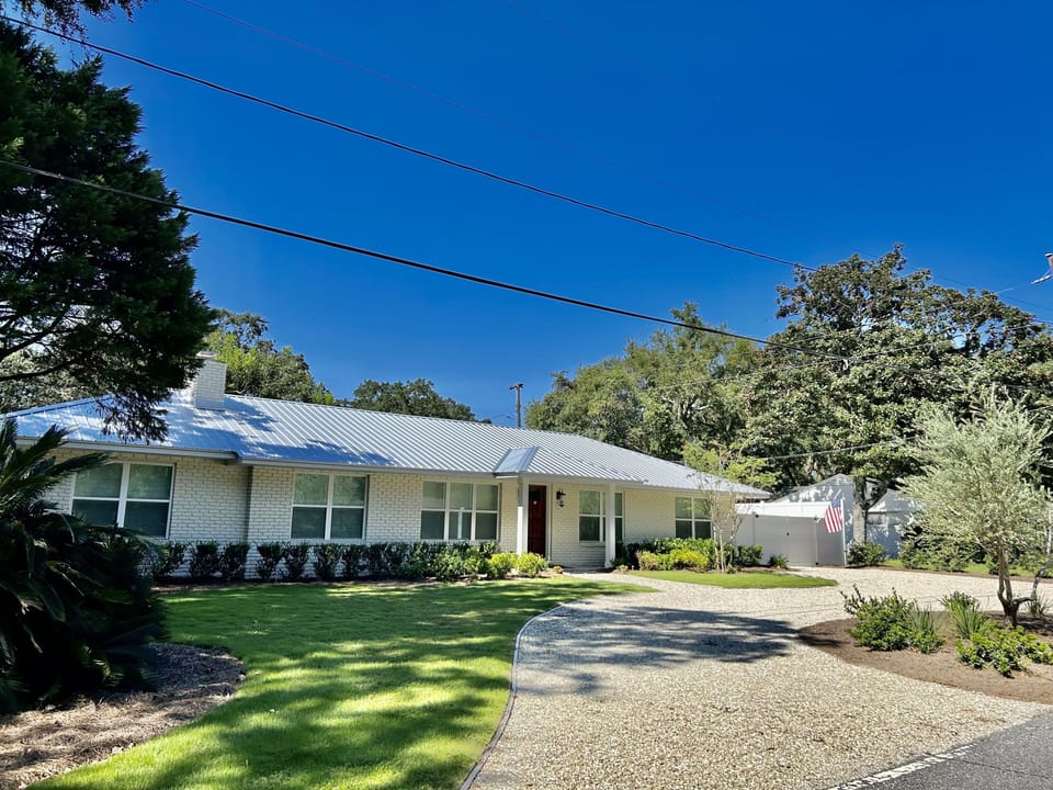 Drive right up to the front door to begin your St Simons Escape!