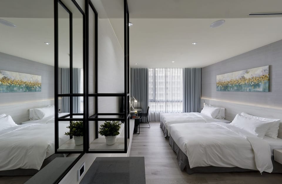 Elite Twin Room, Multiple Beds, Non Smoking | Down comforters, free minibar, in-room safe, desk
