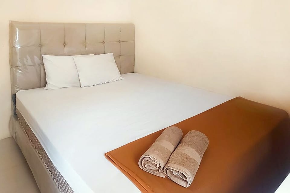 Standard Double Room | WiFi (free), bed sheets