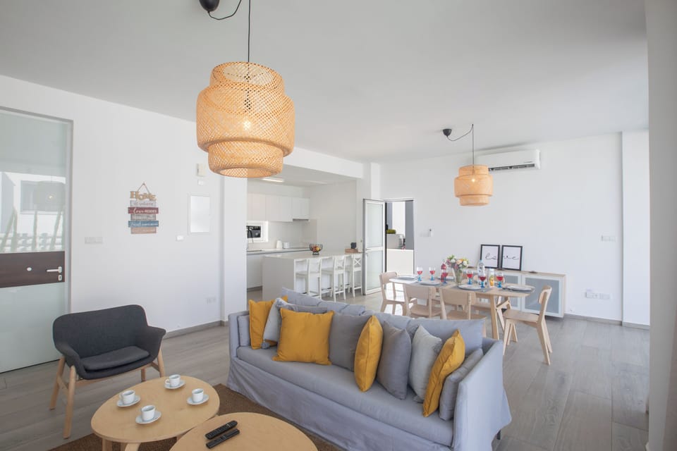 Villa, 4 Bedrooms, Private Pool, Garden View | Living area