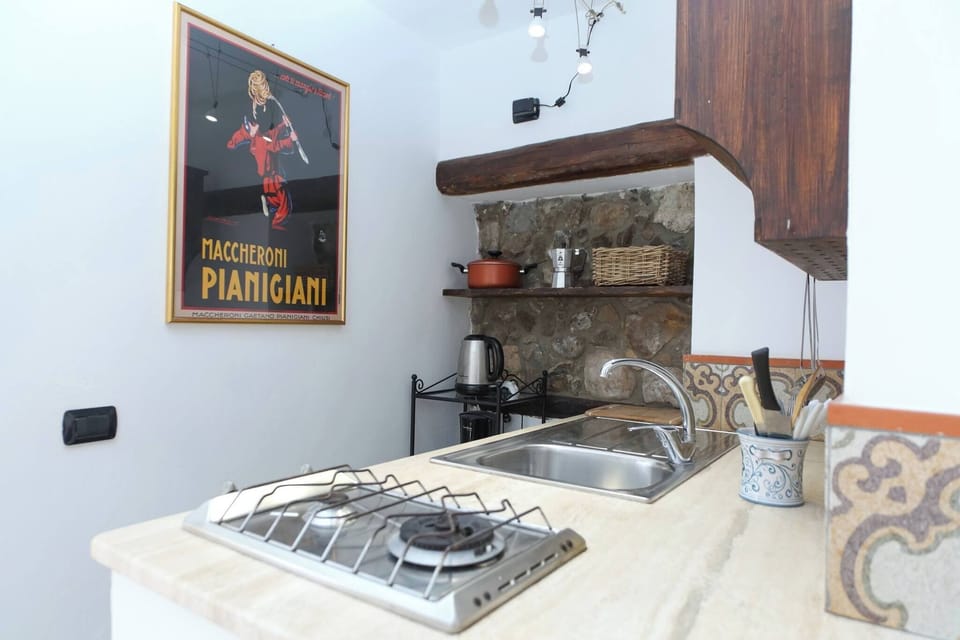 Apartment, 1 Bedroom, Balcony, City View | Interior