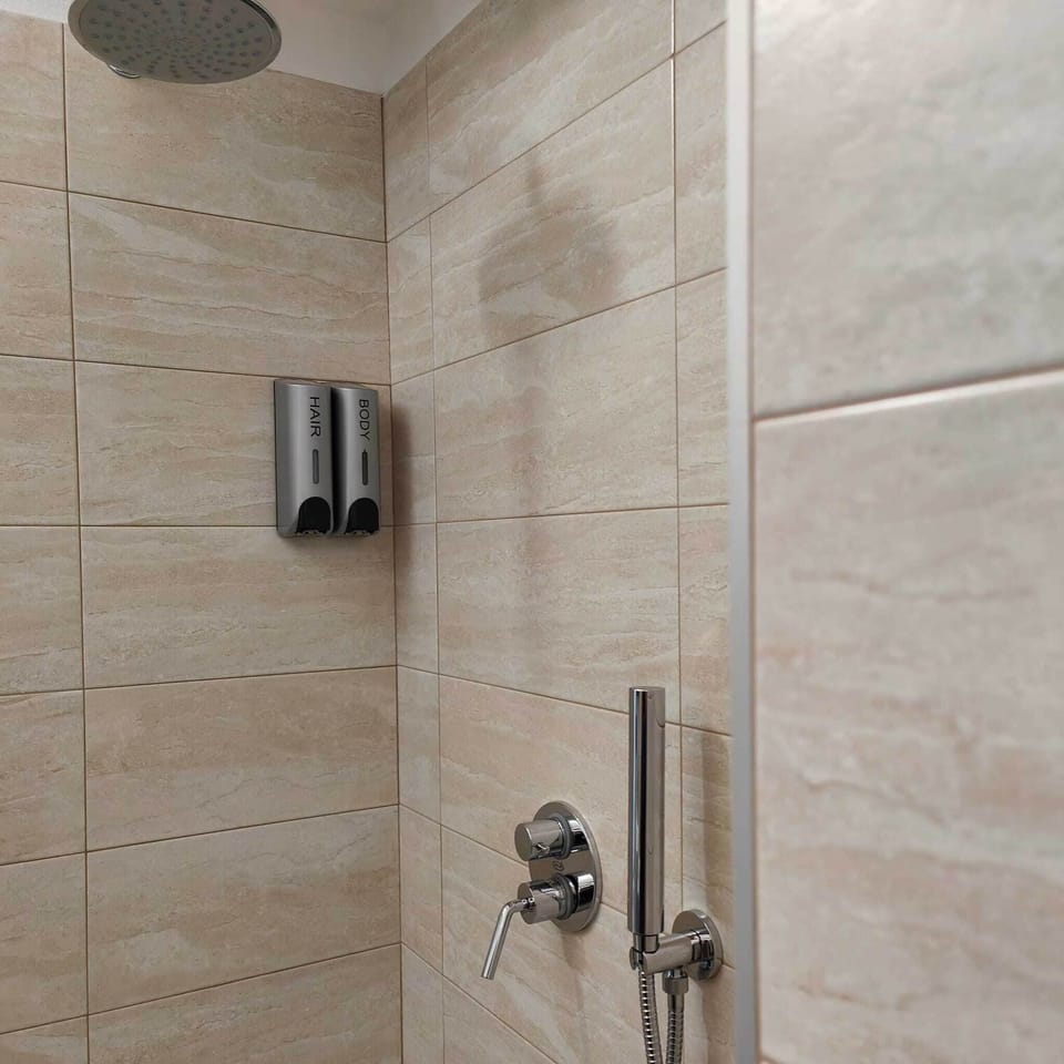 Room, 1 Bedroom, Balcony, Ocean View | Bathroom | Free toiletries, towels