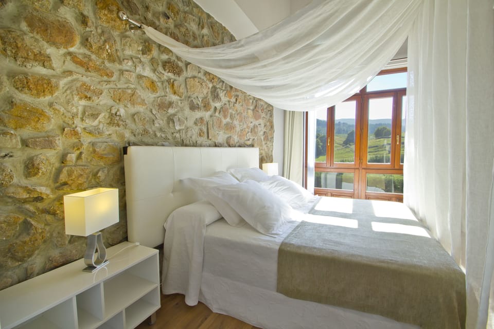 Suite, Jetted Tub | Premium bedding, individually decorated, individually furnished, desk