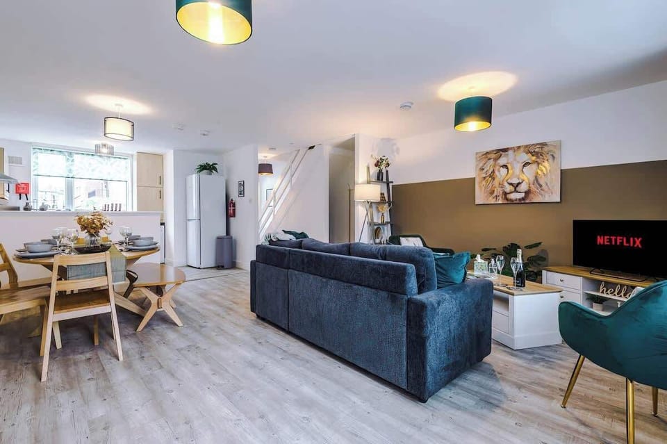 Open plan living room with plenty of space to sit down and relax after a day exploring Chester. The lounge also benefits from a 40-inch Smart TV with Netflix and a double sofa bed.