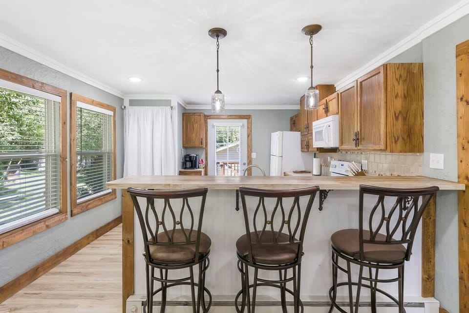 Additional bar seating. Hang out with your friends while cooking 