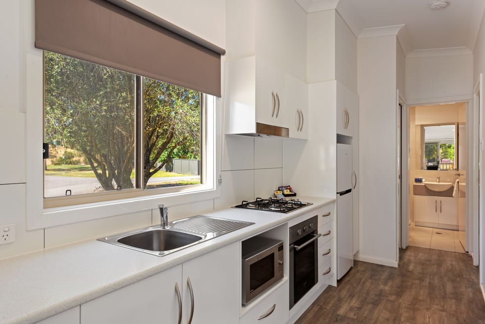 Fridge, microwave