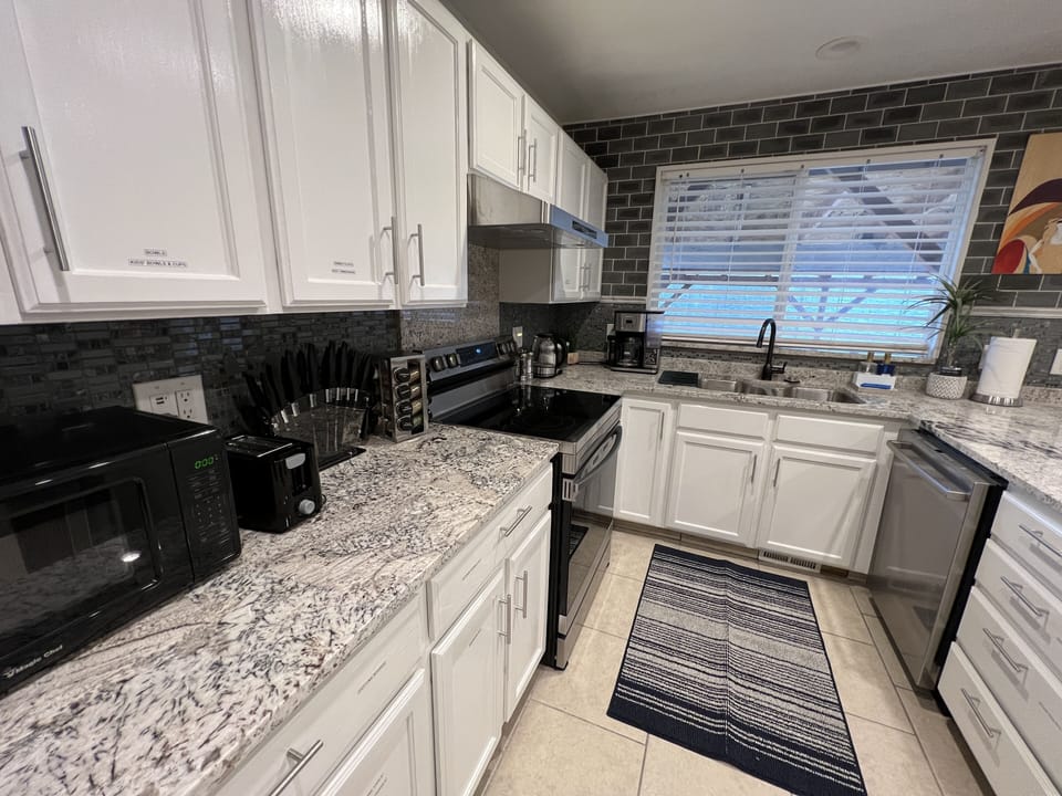 Big kitchen area 