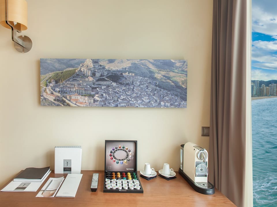 Supreme Standard Sea View	(2 adults) | Coffee and/or coffee maker