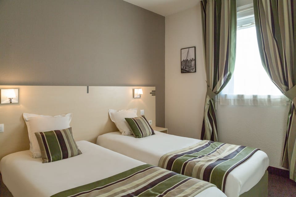 Twin Room | Soundproofing, free WiFi, bed sheets, wheelchair access