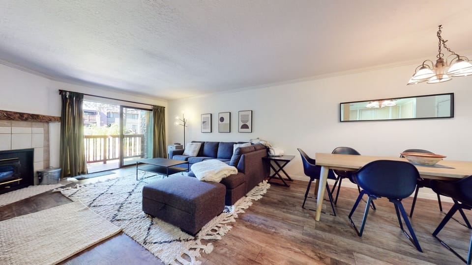 Flooring, Couch, Furniture, Chair, Living Room
