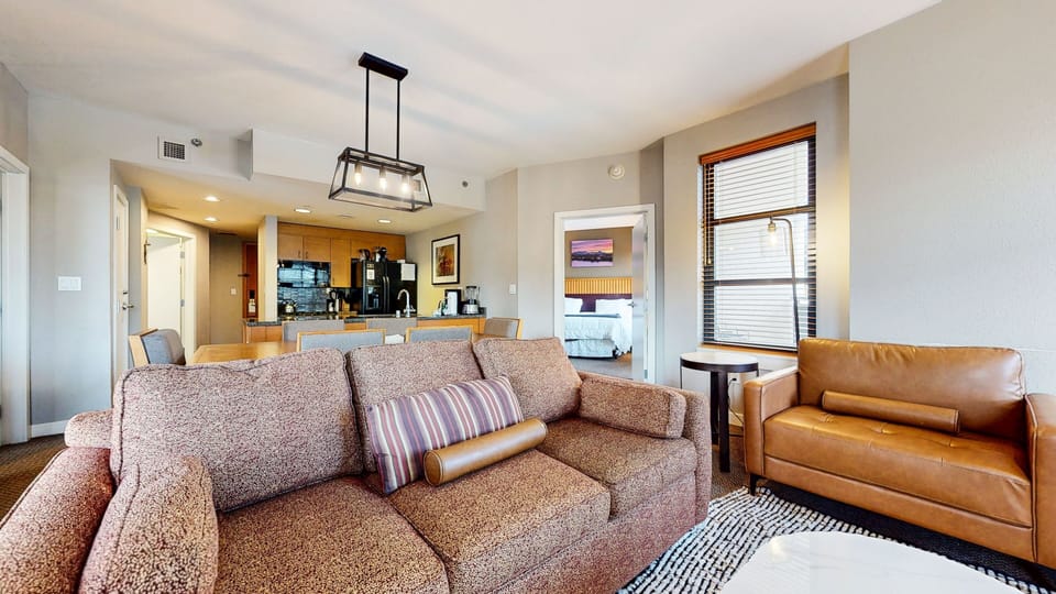 Home Decor, Furniture, Indoors, Living Room, Room