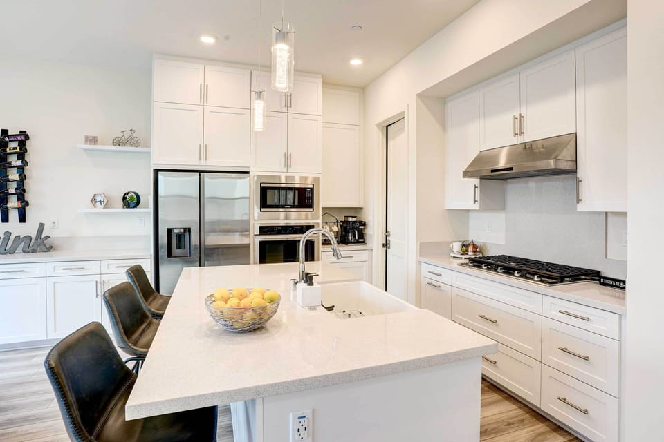 Kitchen | Cooking Basics | Paper Towels/Trash Bags Provided | 1st Floor