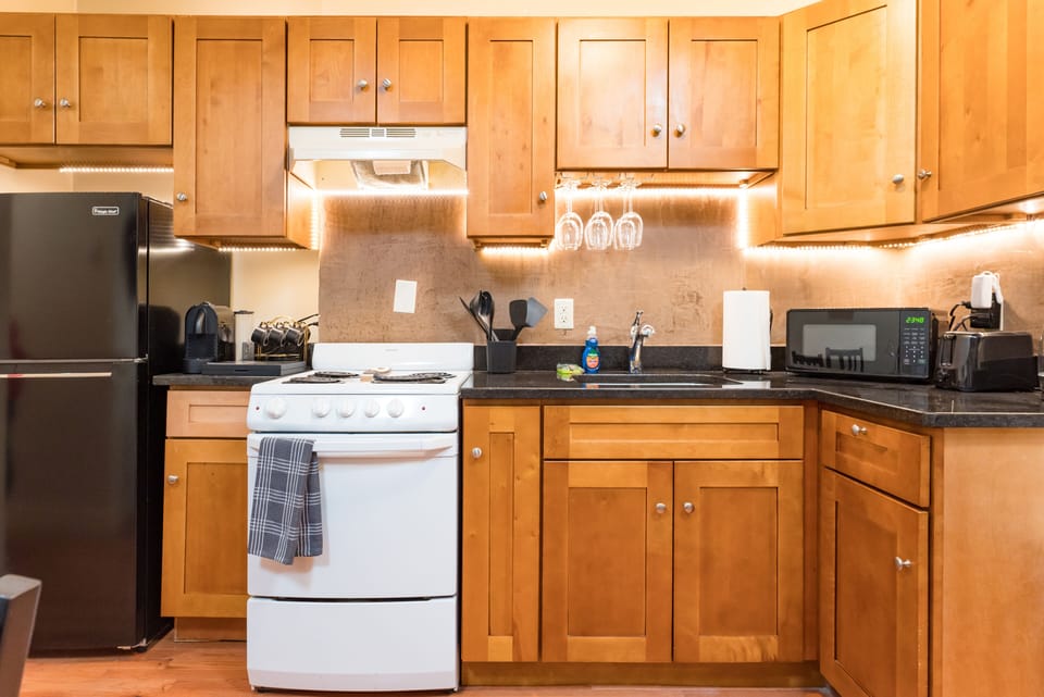 full kitchen