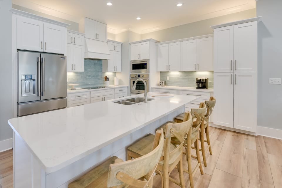 Kitchen | Keurig Coffee Maker | Blender | Dishwasher | Spices