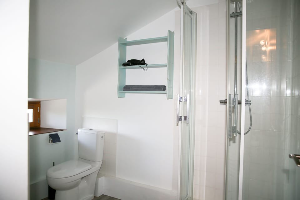 Classic Double Room, 1 Queen Bed (Opale) | Bathroom | Rainfall showerhead, hair dryer, towels, soap