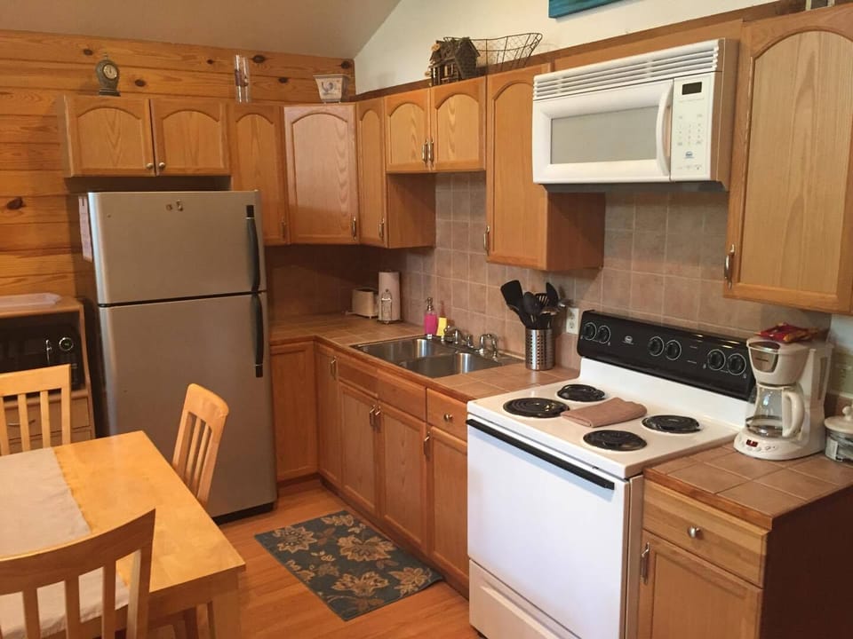 Kitchen (2)