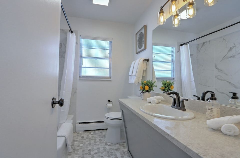 Upstairs Bath