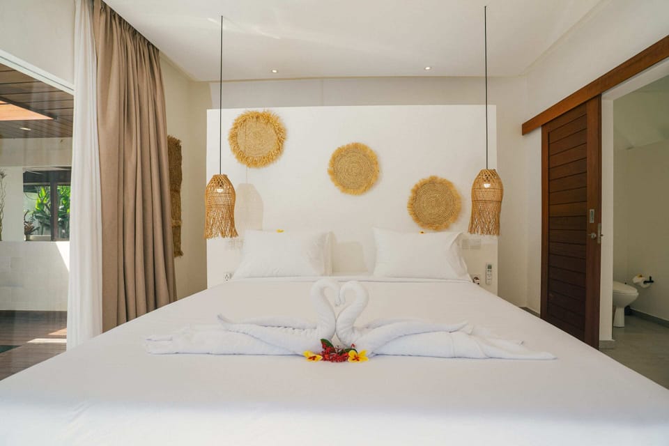 Basic Villa, 1 King Bed | 1 bedroom, in-room safe, iron/ironing board, bed sheets