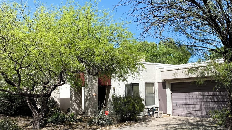 Street View / Front of House
