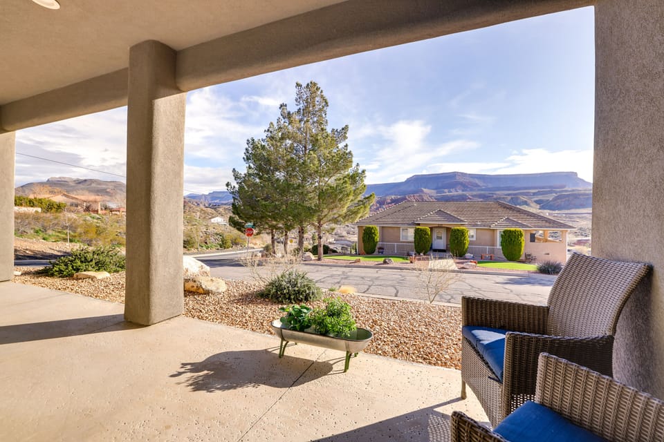 Shared Front Patio | Outdoor Seating