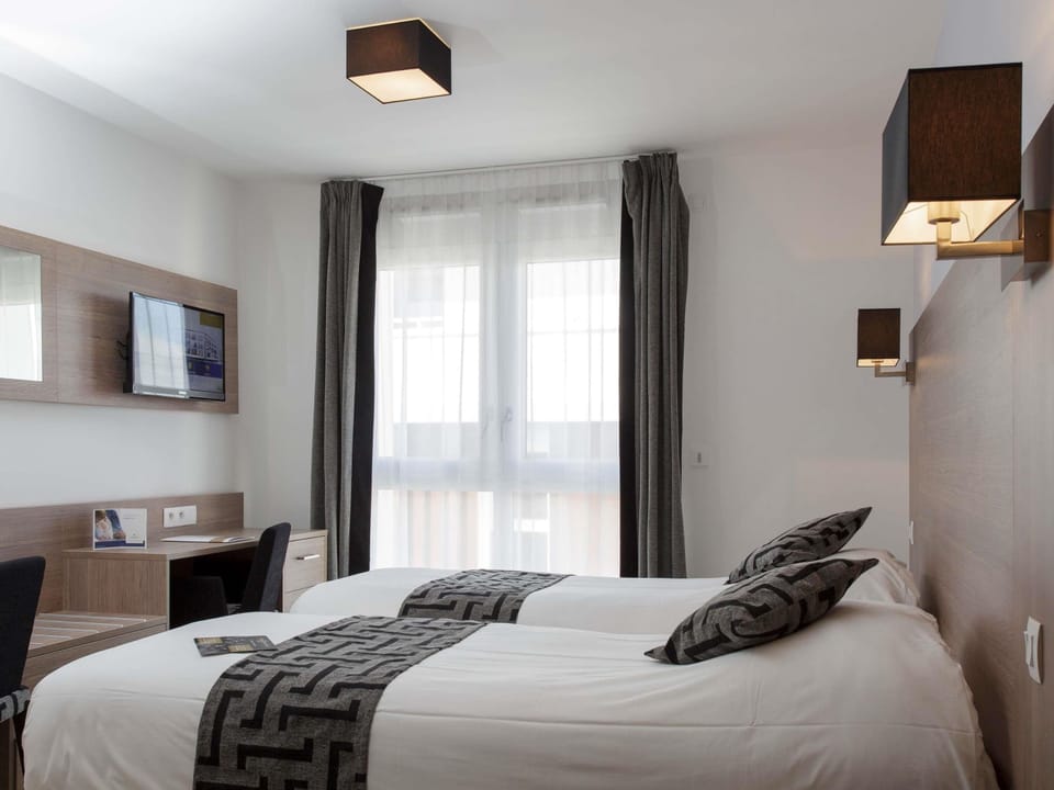 Studio, 2 Twin Beds | Premium bedding, in-room safe, desk, soundproofing