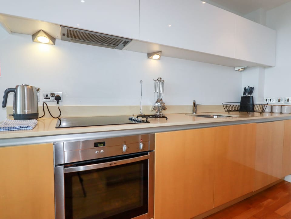 Fridge, dishwasher, electric kettle, toaster