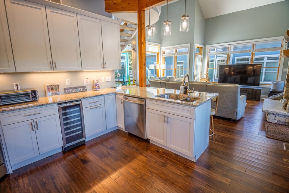 Main Level | Kitchen