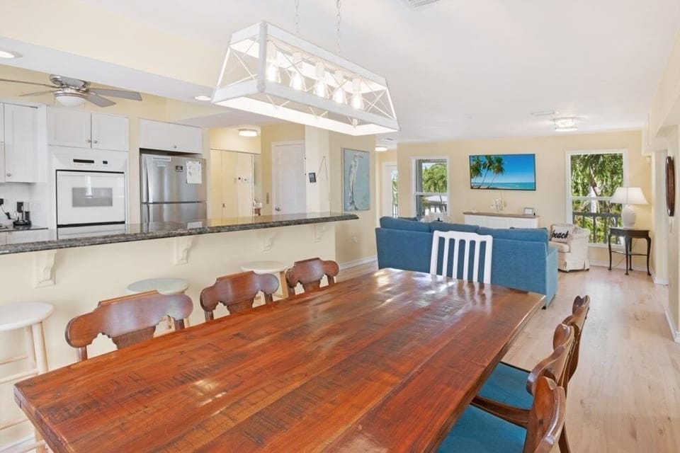 House, 5 Bedrooms | Dining