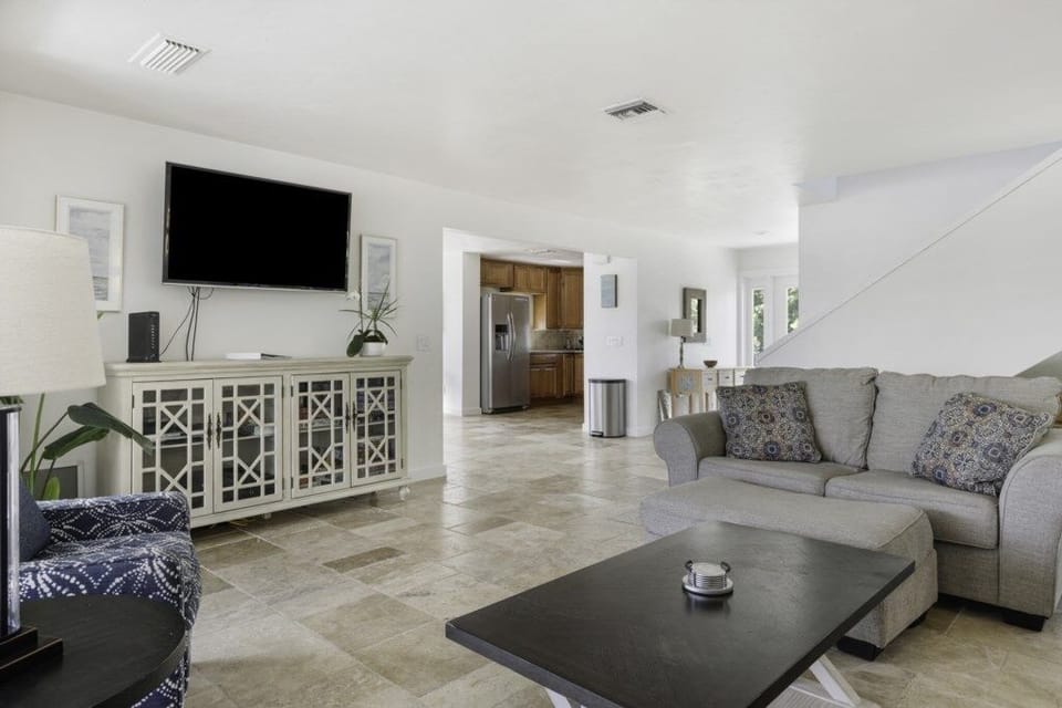 House, 4 Bedrooms | Living area