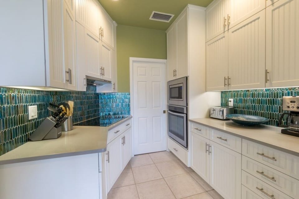 Townhome, 4 Bedrooms | Private kitchen