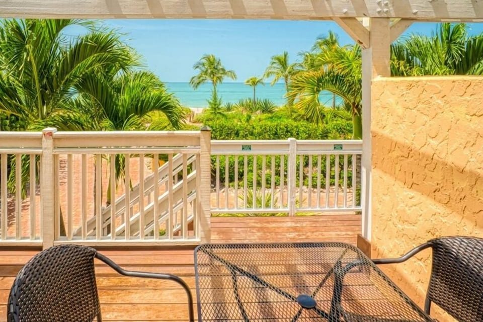 Condo, 3 Bedrooms | Property grounds