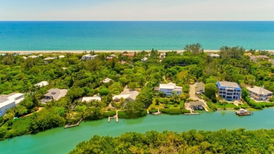 House, 5 Bedrooms | Aerial view