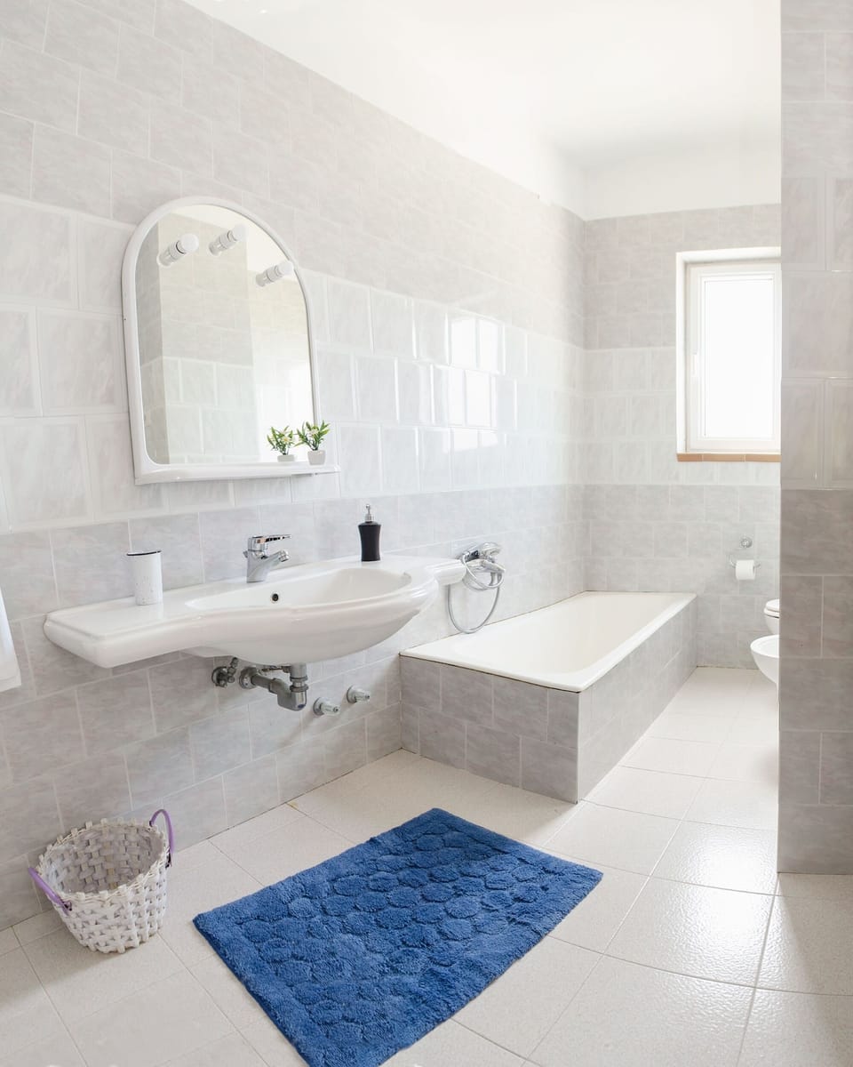 BATHROOM2