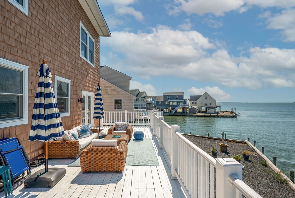 Relax in luxury on the edge of the Chincoteague Bay at 'Off the Record'!.