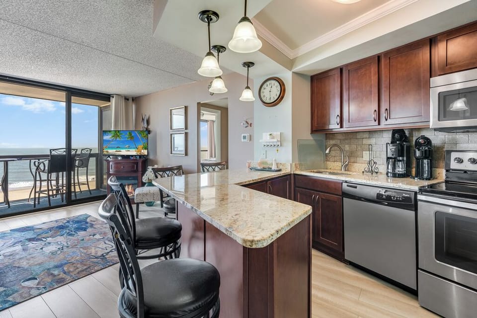 Grab a quick bite before hitting the Beach at the Breakfast Bar.