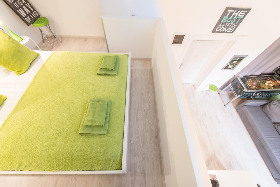 happy home Budapest GREEN 8