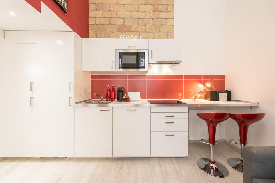 happy home Budapest RED 4