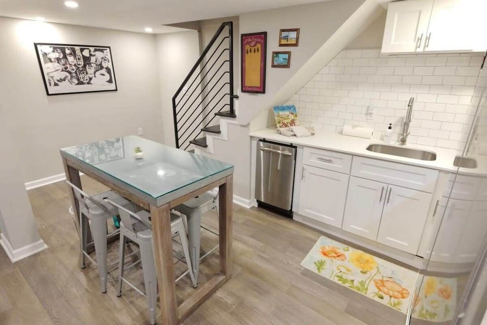 Convenient dining right next to the kitchen area allows you all to enjoy meals together before heading out to enjoy the city!