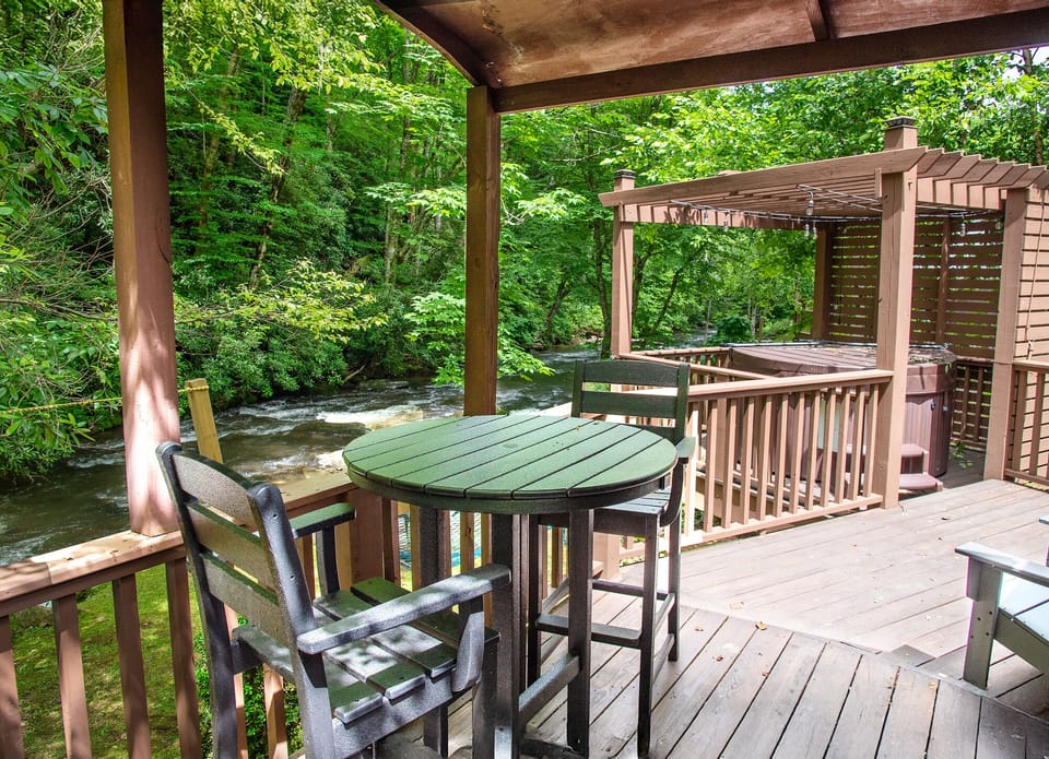 StayNantahala luxury yurt rental outdoor seating area