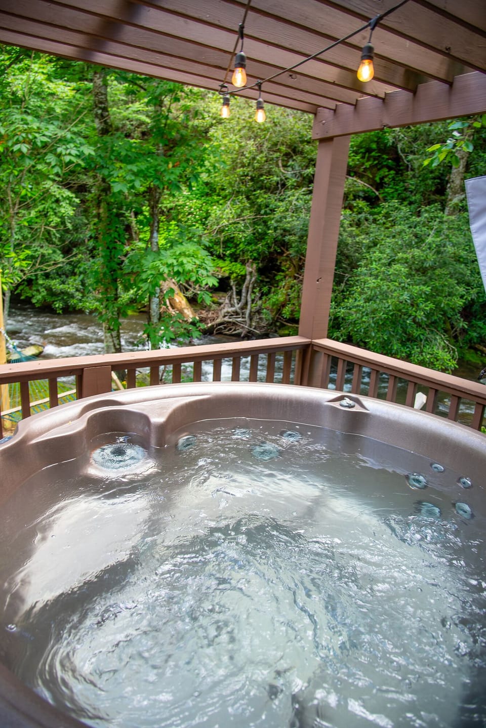 Spring Ridge Yurt Rental Glamping with a Hot tub and creek view