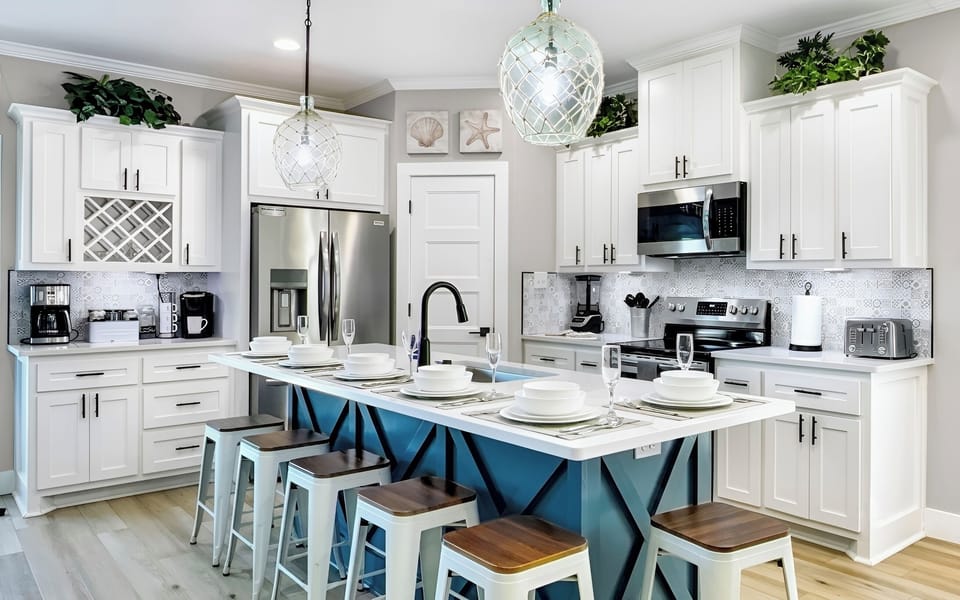 Dream kitchen: stocked pantry, stainless appliances, quartz island seats six!
