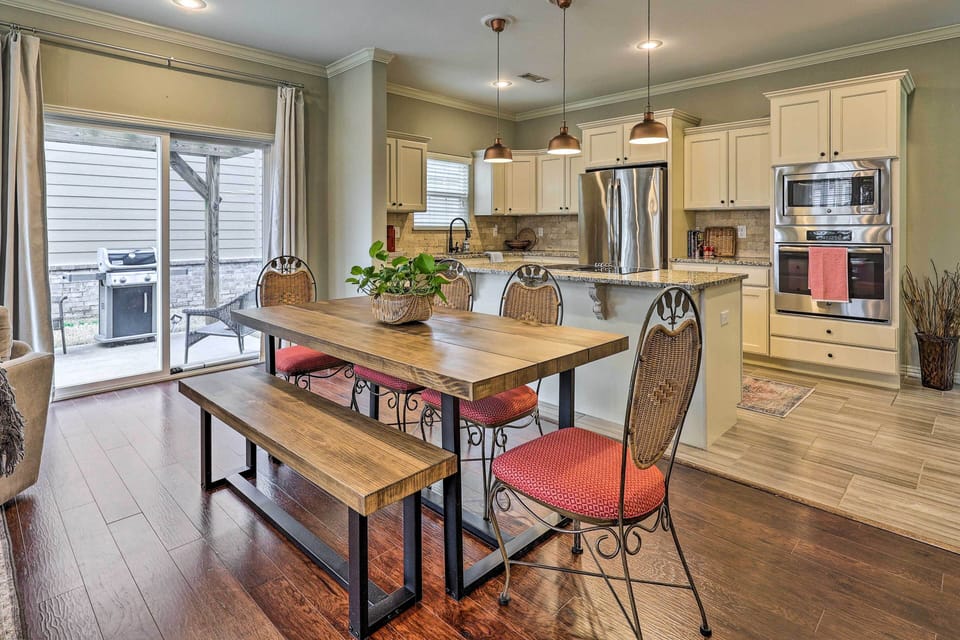 Dining Area | Dishware & Flatware