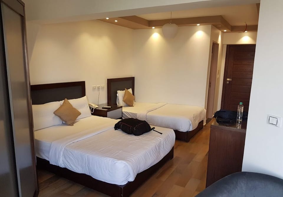 Egyptian cotton sheets, premium bedding, Select Comfort beds, minibar